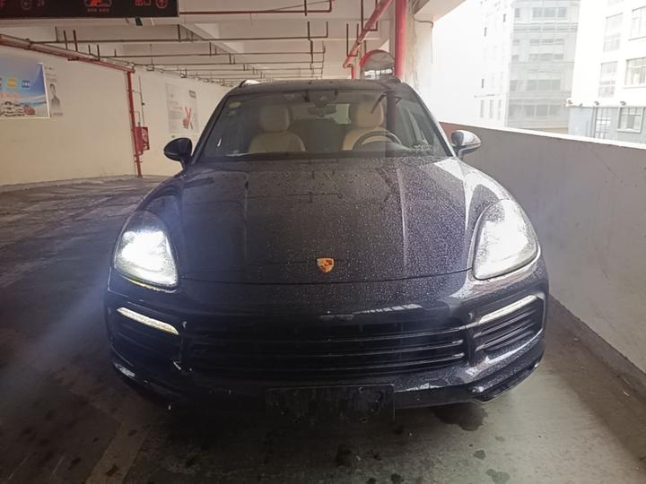 2018 Cayenne 3.0T photo 2