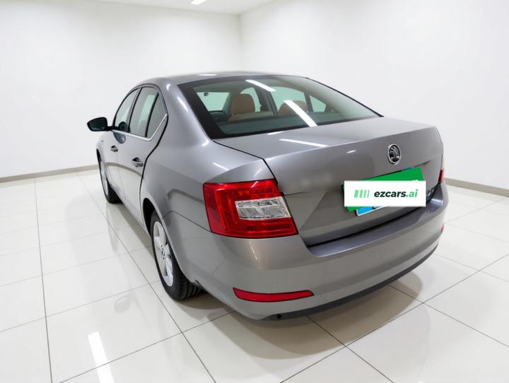 Octavia 2015 1.6L AT photo 4