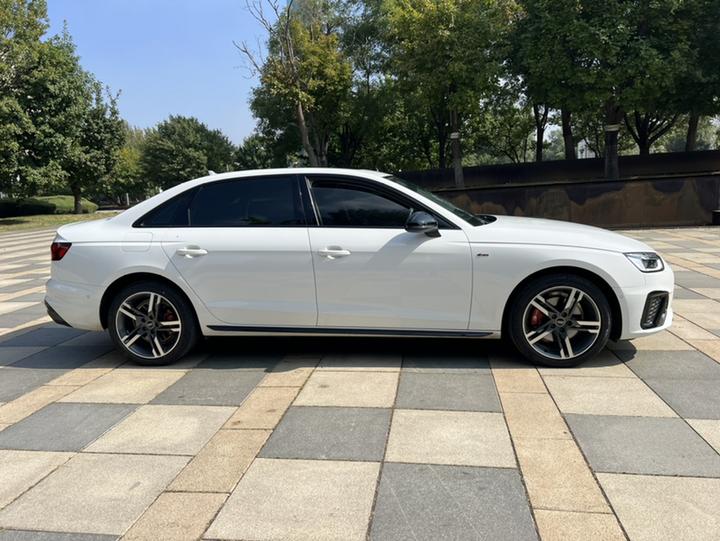 A4L 2022 40 TFSI Luxury Dynamic photo 4