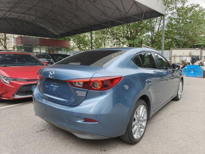 3 Axela 2017 Sedan 2.0L AT Premium China V photo 6