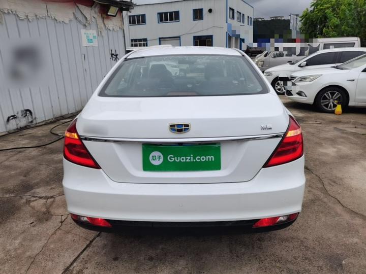 Emgrand 2017 Sedan 1.5L MT photo 3