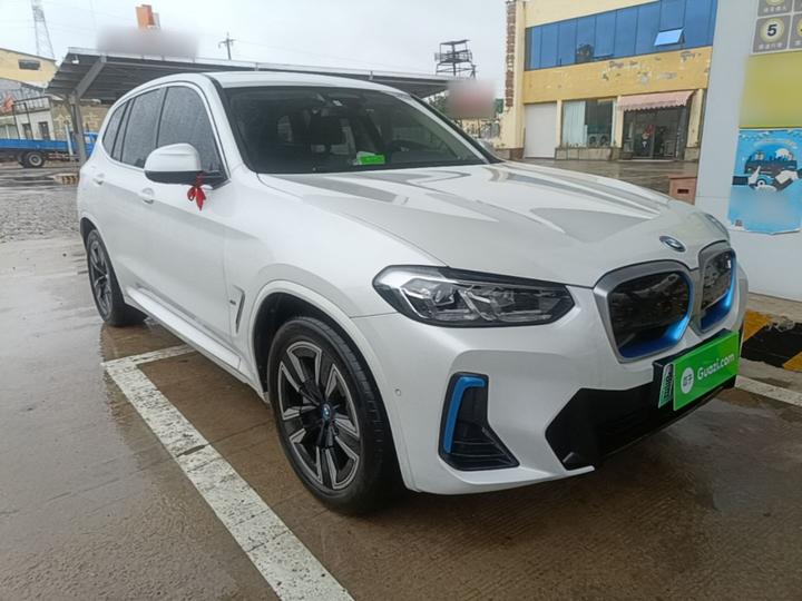 iX3 2021 Facelift Leading photo 3