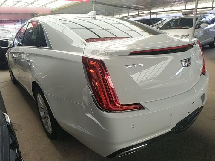 XTS 2018 28T Tech photo 4