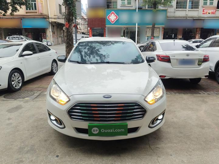 Escort 2019 Facelift 1.5L AT China VI photo 2
