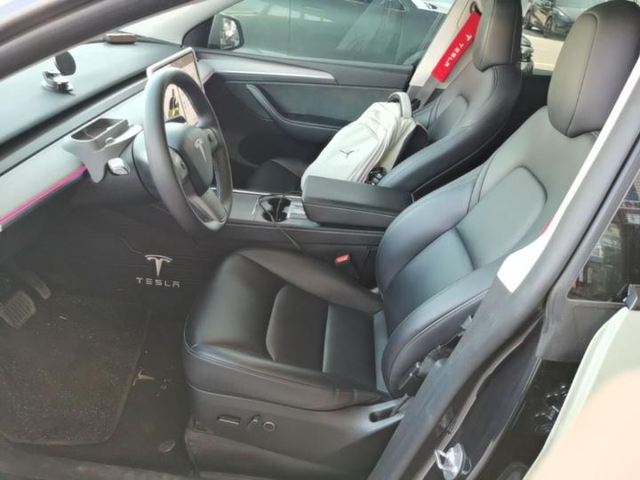 Model Y 2024 RWD photo 6