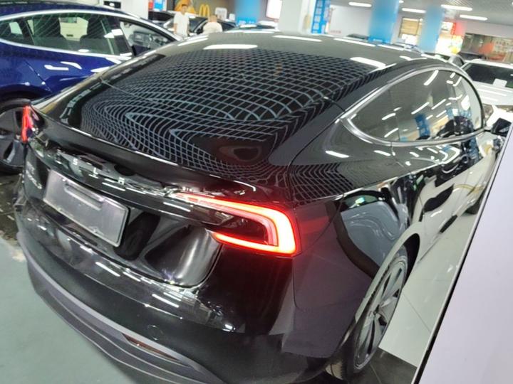 Model 3 2023 RWD photo 4