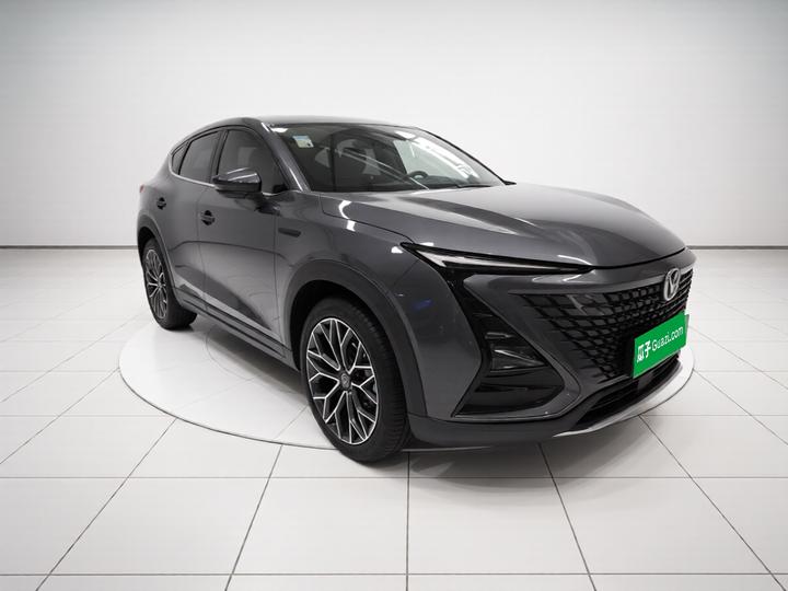 UNI-T 2022 1.5T Premium photo 3