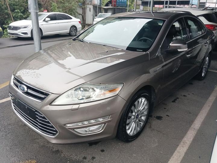 2013 2.3L Luxury