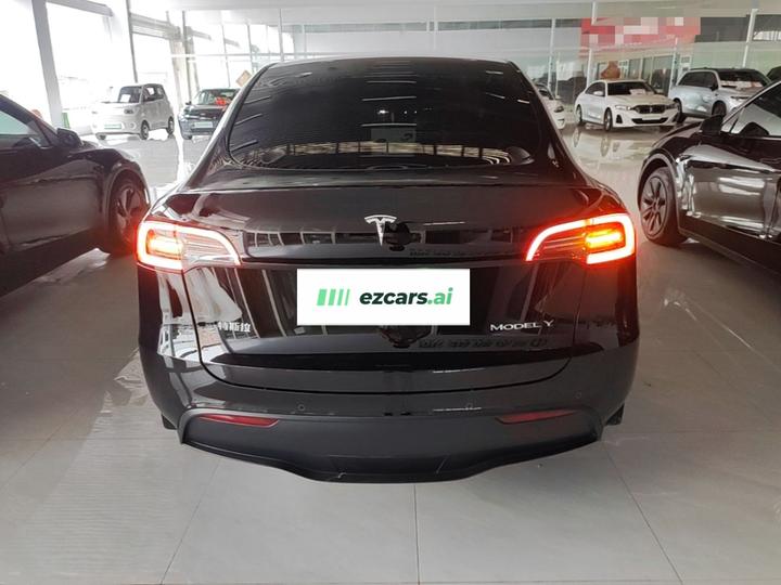 Model Y 2023 RWD photo 3
