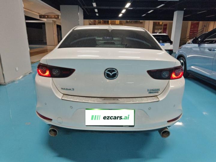 3 Axela 2023 2.0L AT photo 5