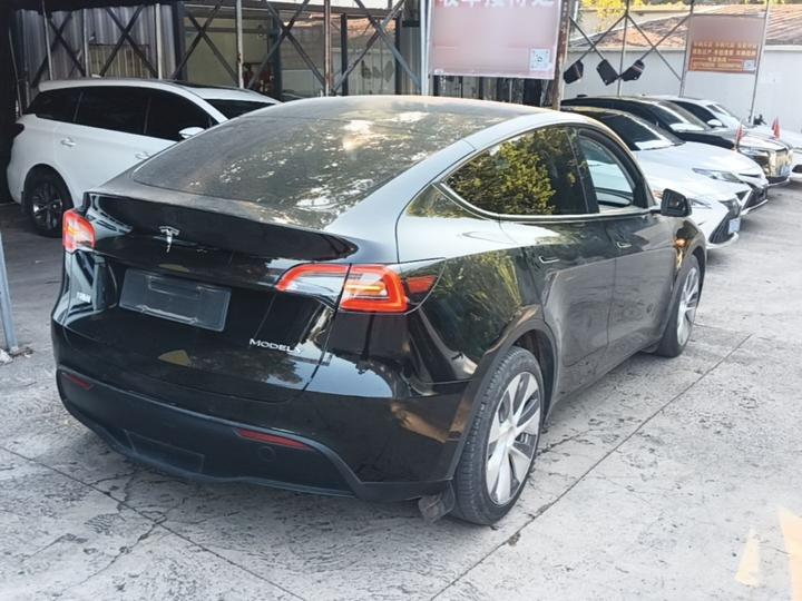 Model Y 2022 Facelift RWD photo 4