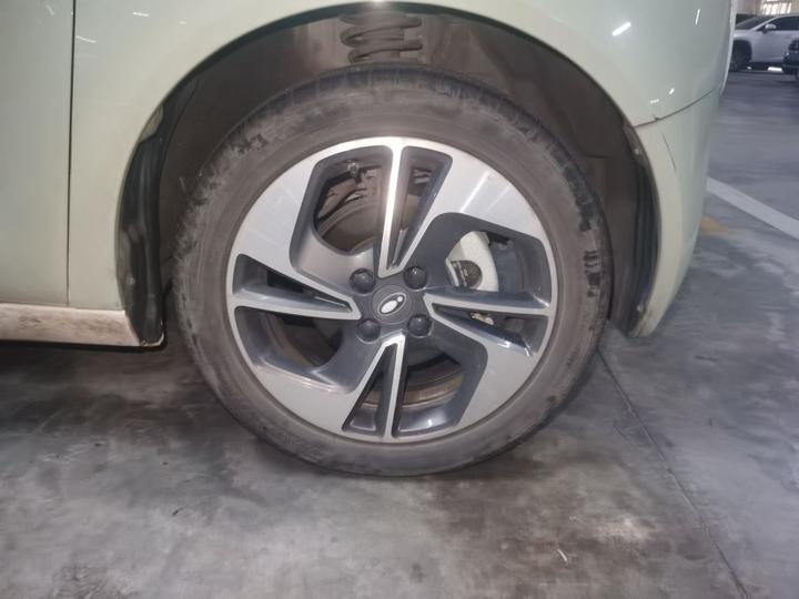 2021 351km Luxury photo 8