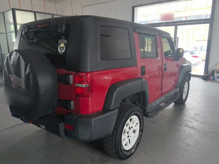 BJ40 2016 40L 2.0T MT AWD Premium photo 4