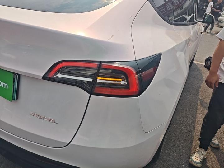 Model Y 2021 Standard Range RWD photo 7