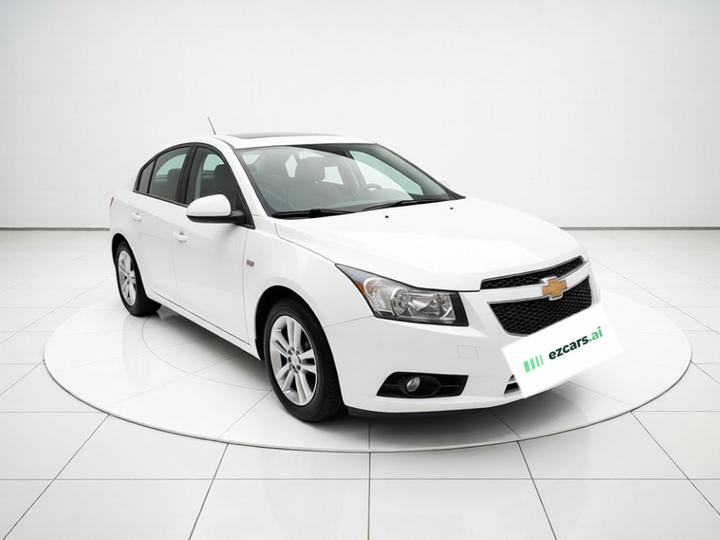 2013 Hatchback 1.6L MT Luxury photo 3