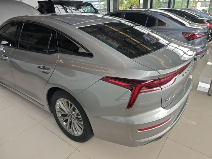 Bestune B70 2022 3rd Gen 1.5T AT photo 4