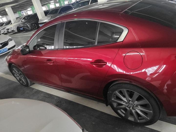 3 Axela 2021 2.0L AT photo 3