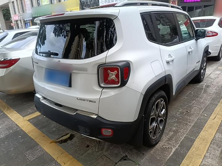 Renegade 2016 1.4T AT Smart photo 4