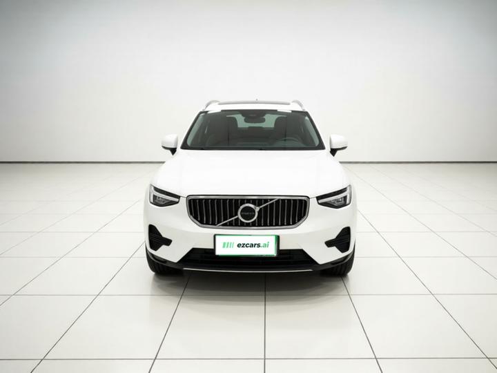 XC40 2023 B3 Luxury photo 2