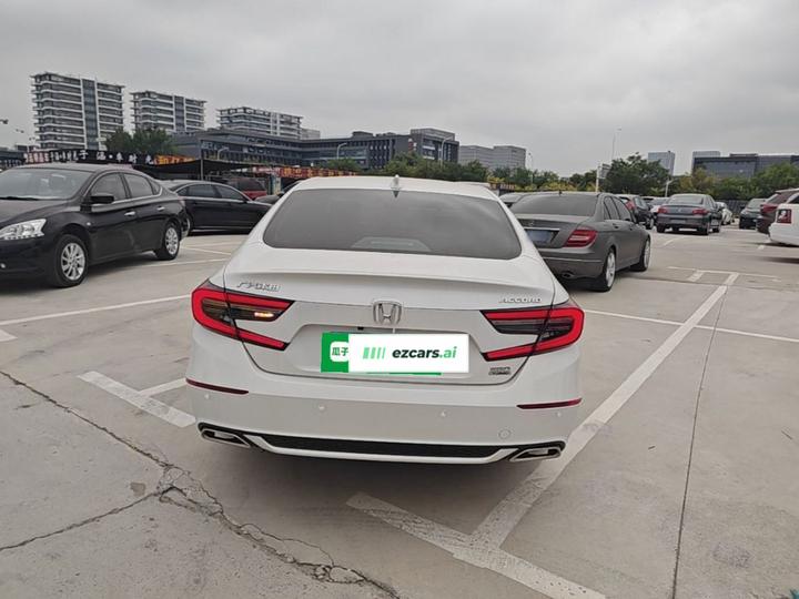 Accord 2022 260TURBO Luxury photo 3