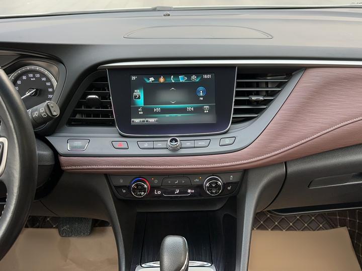 GL6 2018 18T 6-Seater Luxury photo 5