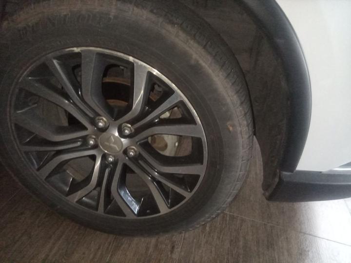 Outlander 2016 2.4L AWD Luxury 7-Seater photo 8