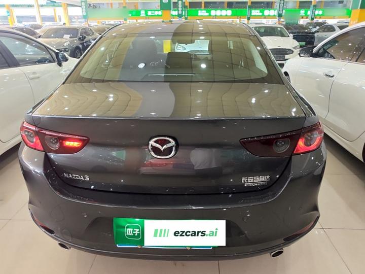 3 Axela 2023 2.0L AT photo 3