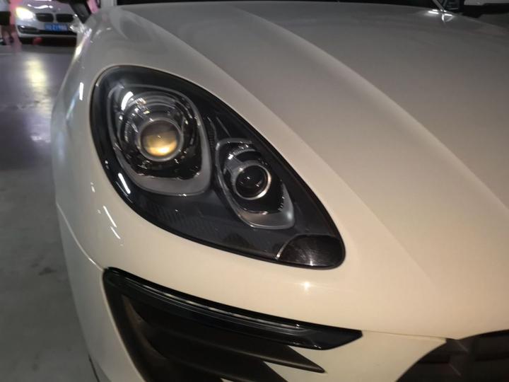 2017 Macan 2.0T photo 7