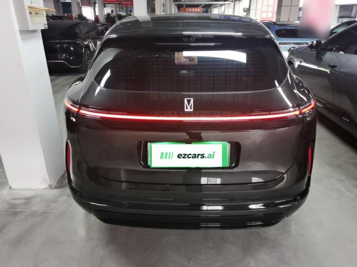 07L 2027 Max+ EV photo 5