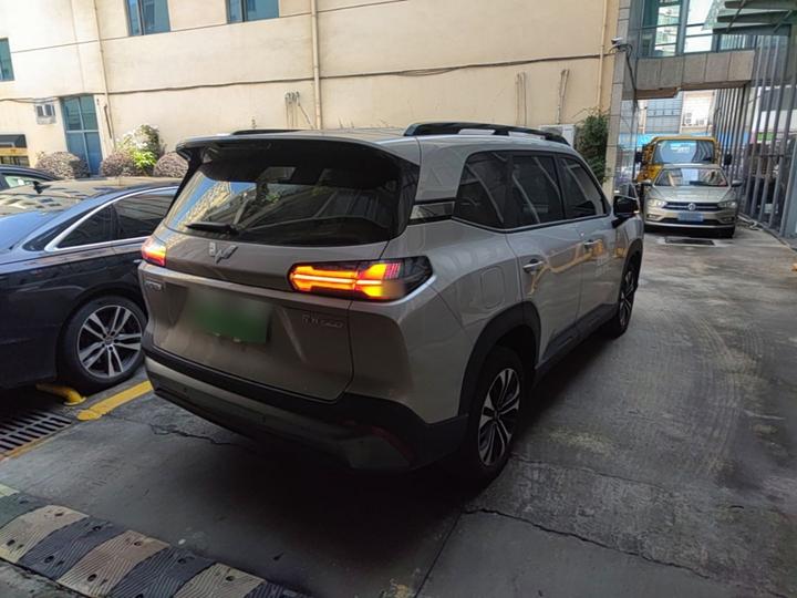 560 EV 2026 125km Luxury photo 4