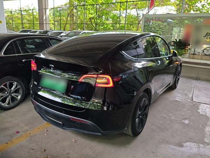 Model Y 2023 RWD photo 6