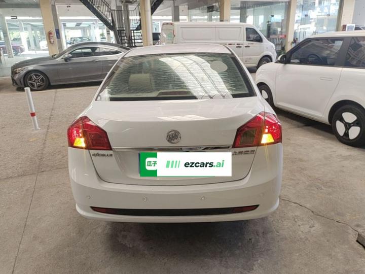Excelle 2015 1.5L AT Classic photo 5
