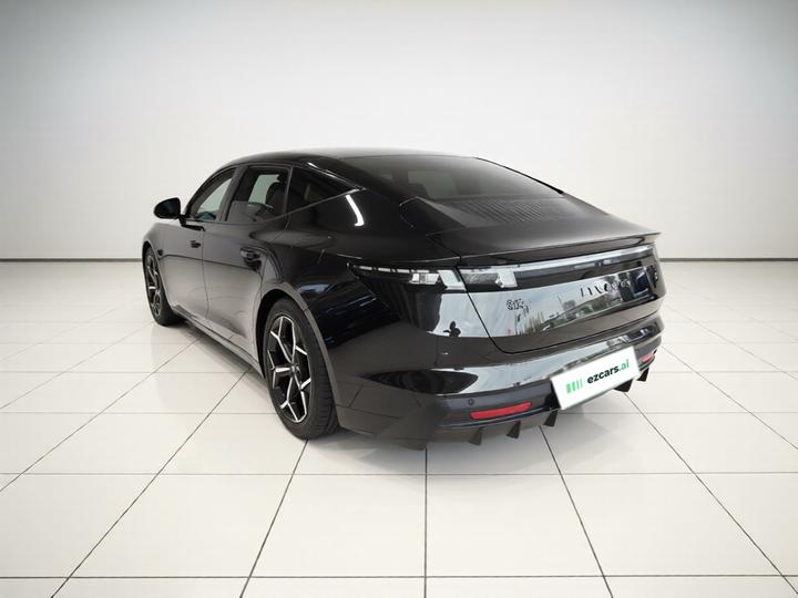 10 EM-P 2025 240 AWD Ultra photo 4