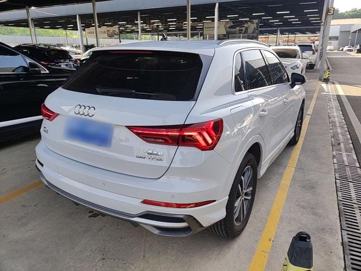 Q3 2023 35 TFSI Progressive Dynamic 1.5T photo 4
