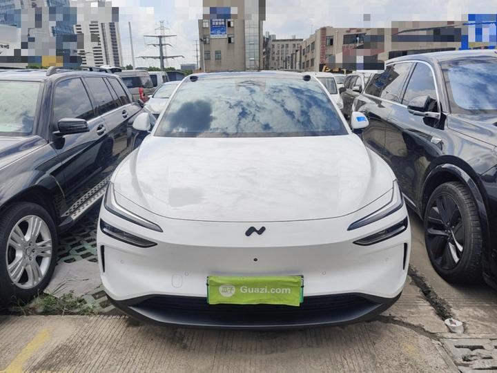 L60 2024 60kWh RWD photo 2
