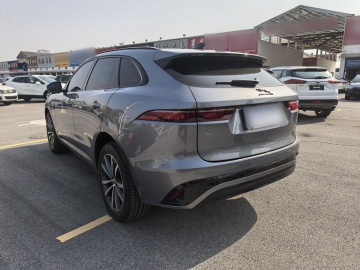 F-PACE 2024 P250 R-Dynamic SE photo 3