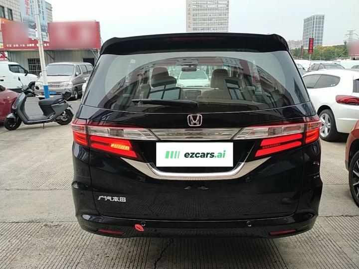 Odyssey 2015 Facelift 2.4L Luxury photo 3