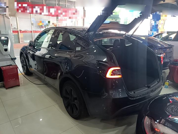 Model Y 2024 RWD photo 4