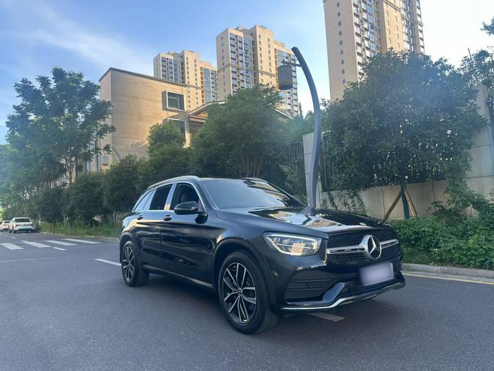GLC 2022 Facelift GLC 260 L 4MATIC Luxury photo 3