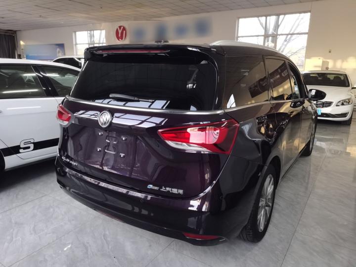 GL6 2021 323T Mild Hybrid Luxury photo 4