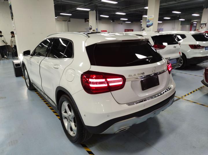 GLA 2019 GLA 200 Dynamic photo 4