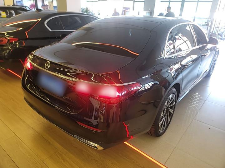 E-Class 2025 E 300 L Luxury photo 6