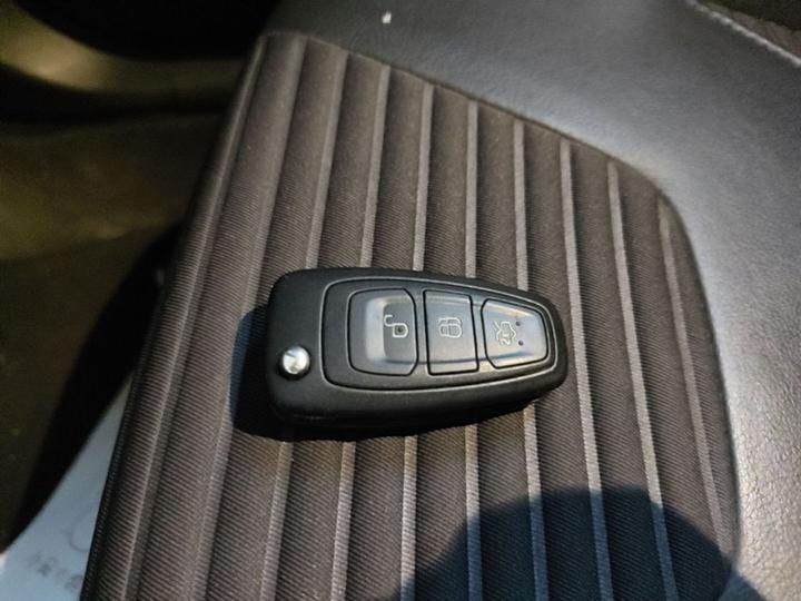 Focus 2018 Hatchback Classic 1.6L AT Fashion photo 8