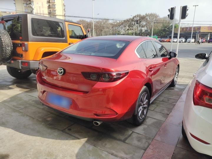 3 Axela 2020 1.5L AT photo 4