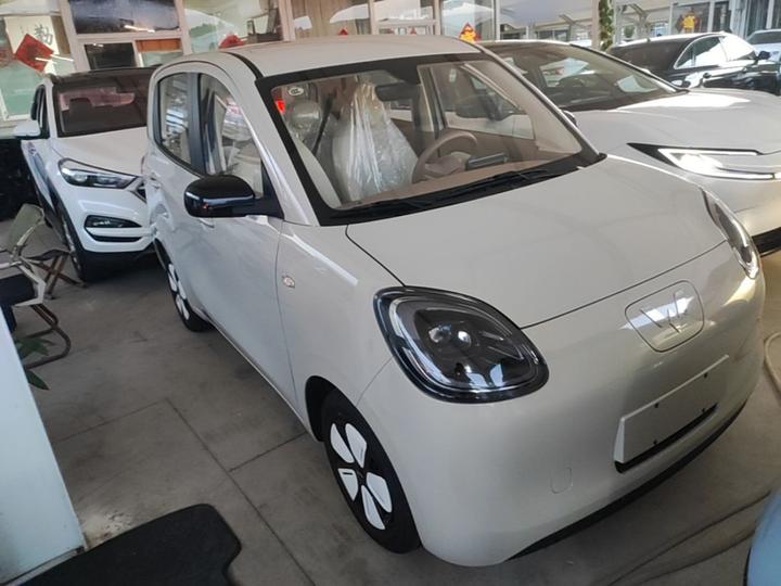 Hongguang MINIEV 2025 4th Gen 4-Door Advanced photo 3