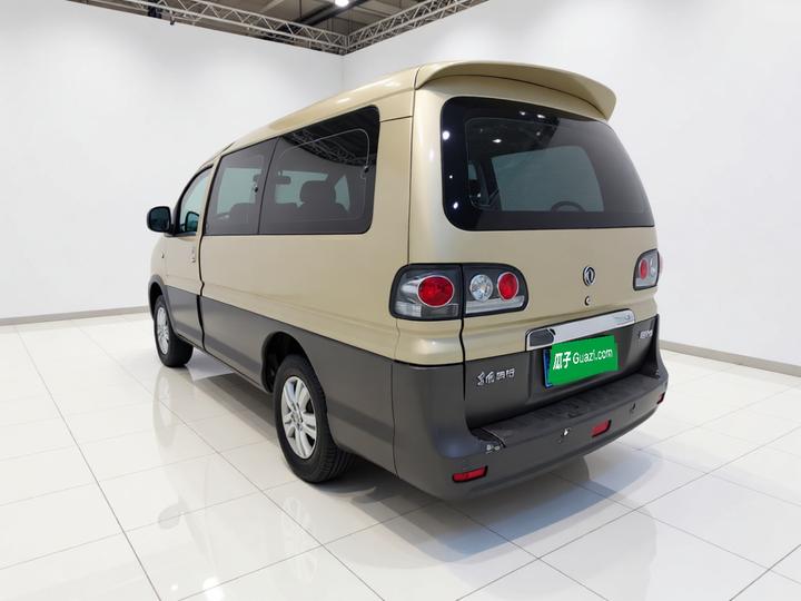 Lingzhi 2016 M3L 1.6L 7-Seater Comfort photo 4