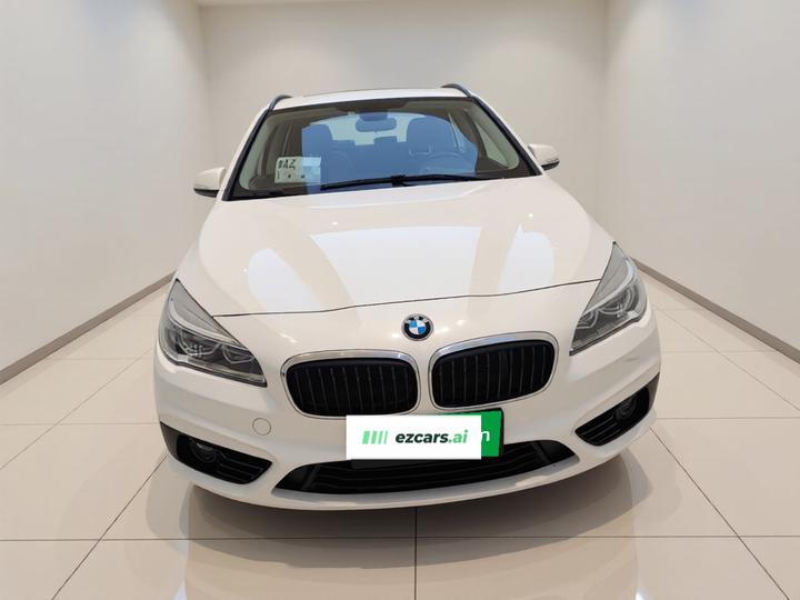 2 Series Wagon 2016 218i Sport Design Package photo 2