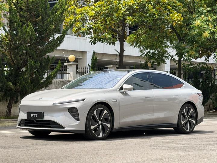 ET7 2024 75kWh Executive Signature
