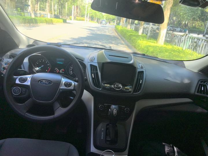 Kuga 2015 1.5L GTDi RWD Comfort photo 5