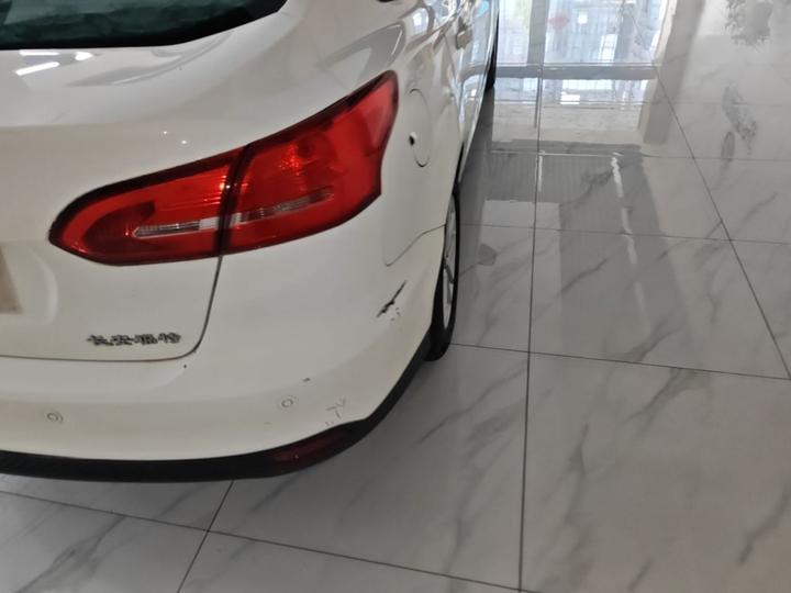 Focus 2017 Sedan 1.6L AT Fashion photo 7